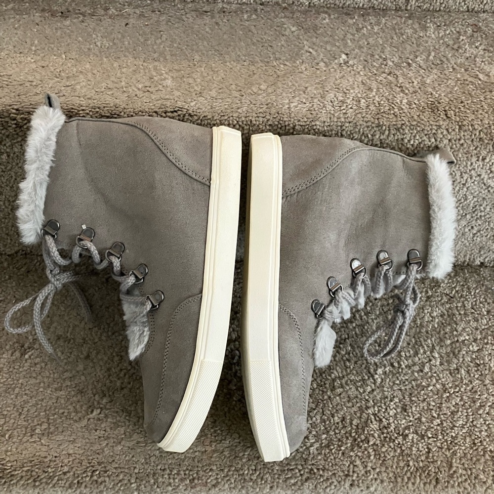 NWOB MADDEN GIRL Faux Fur Faux Suede Booties - Picture 7 of 9